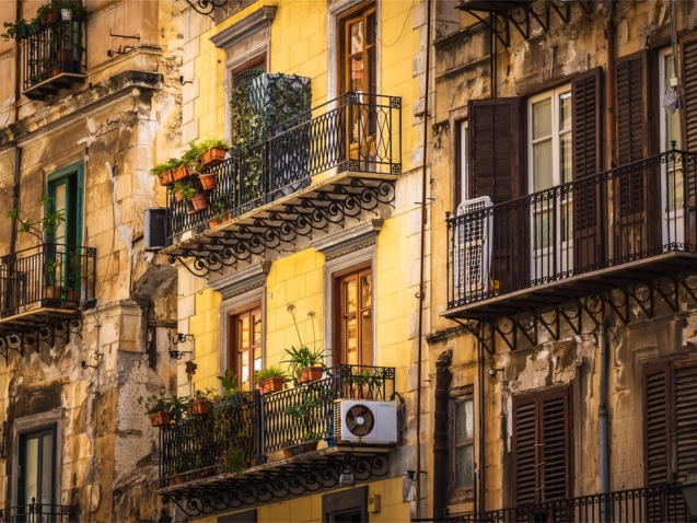 Jak wybrać klimatyzator do mieszkania w bloku?